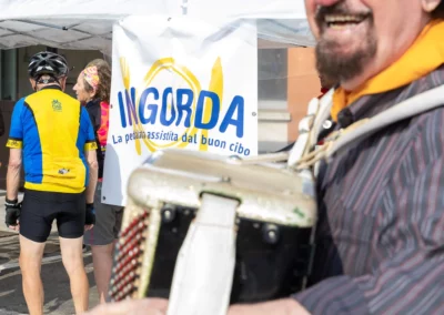L'Ingorda, la pedalata assistita dal buon cibo | Una grande festa